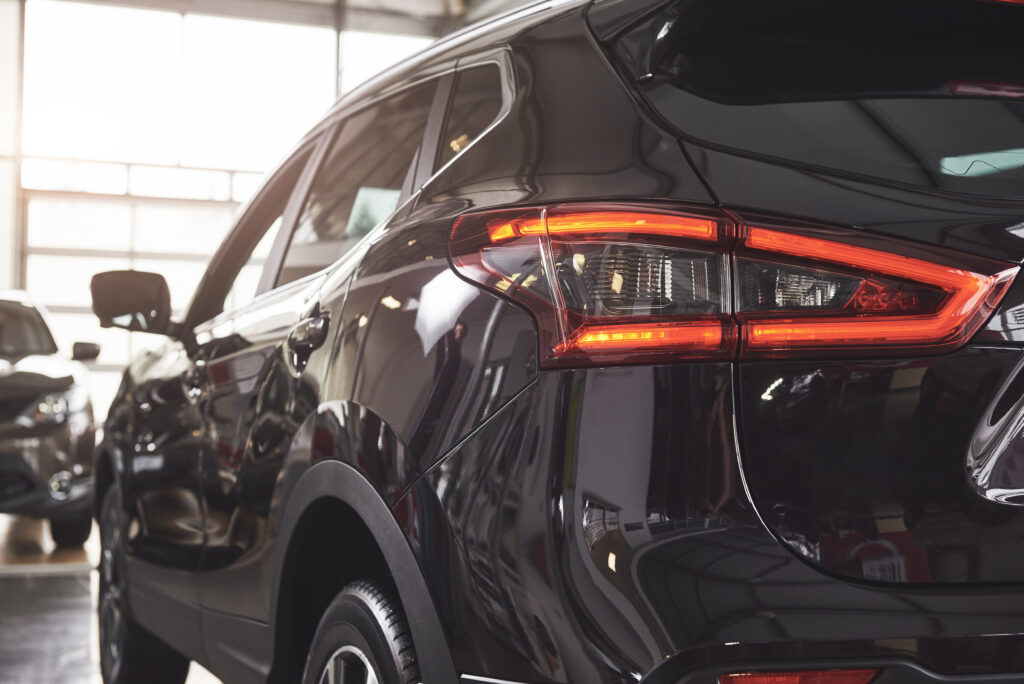 A disputa entre BYD e GWM pelos SUVs eletrificados revela como inteligência de mercado, segmentação e comportamento do consumidor estão redefinindo o futuro da indústria automotiva.